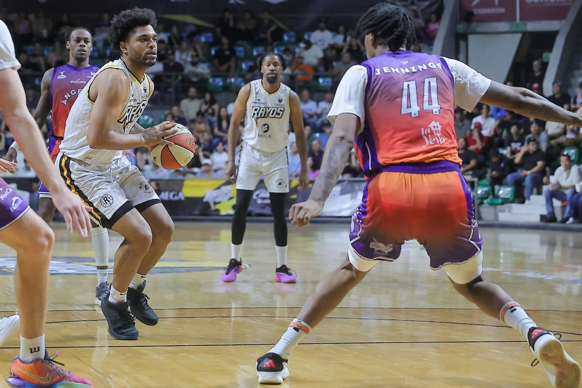 Una reacción tardía con un triple de Khalil Iverson acercó a los Rayos a 10 puntos, pero fue insuficiente. Foto: Eleazar Escobar