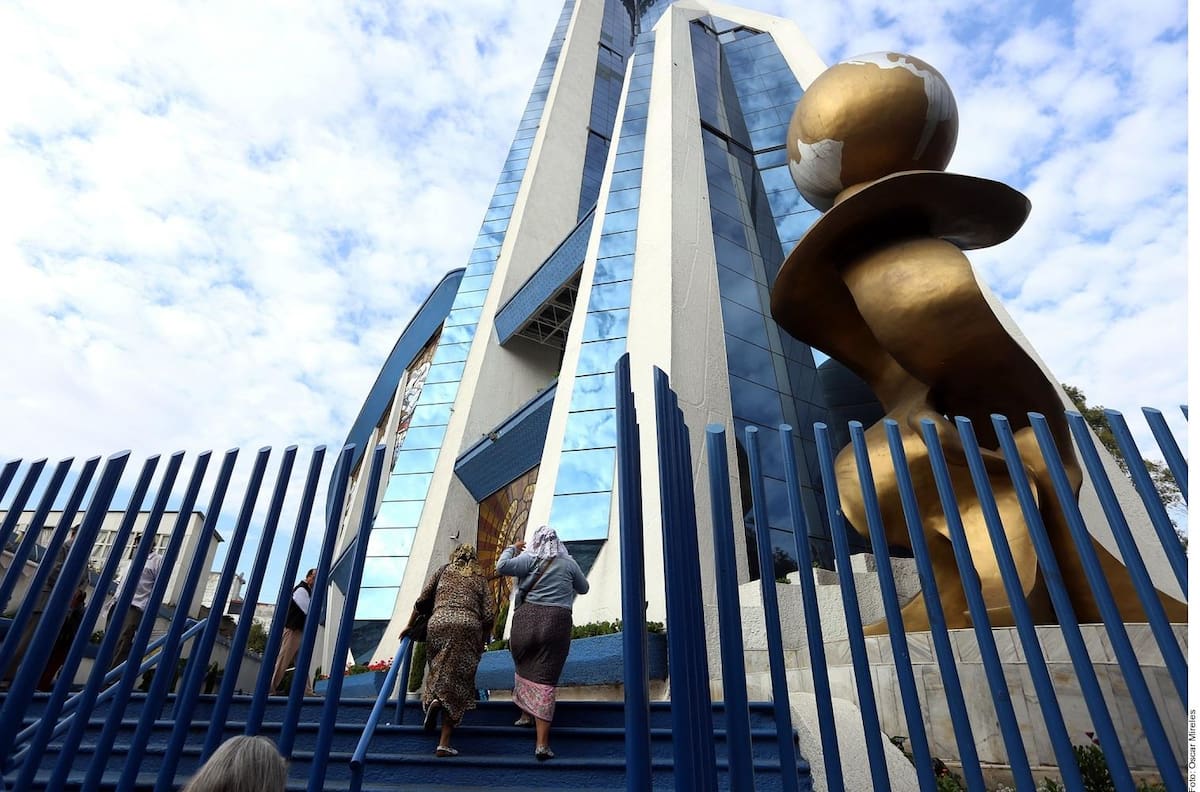 En días recientes, la Iglesia La Luz del Mundo cuyo credo religioso es cristiano-evangélico, hizo dos nuevas solicitudes de registro de asociación religiosa ante la Secretaría de Gobernación.