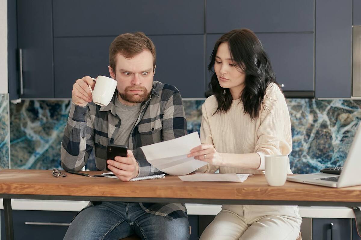 ¿Tienes demasiadas deudas? Experto financiero explica cómo librarte de ellas con semana de retos