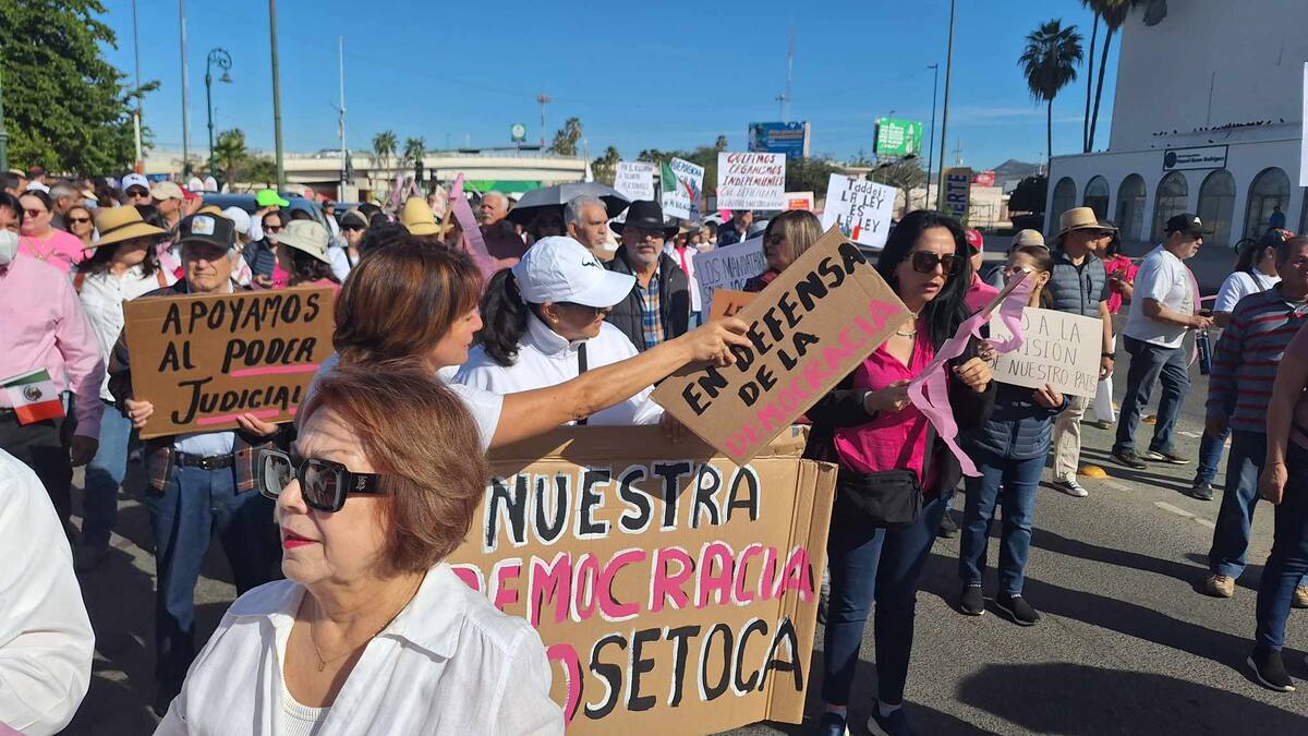 Otras de las ciudades en Sonora donde se convocó a esta marcha son Álamos, Navojoa, Huatabampo, Ciudad Obregón, Guaymas y Nogales / Foto: Teodoro Borbón