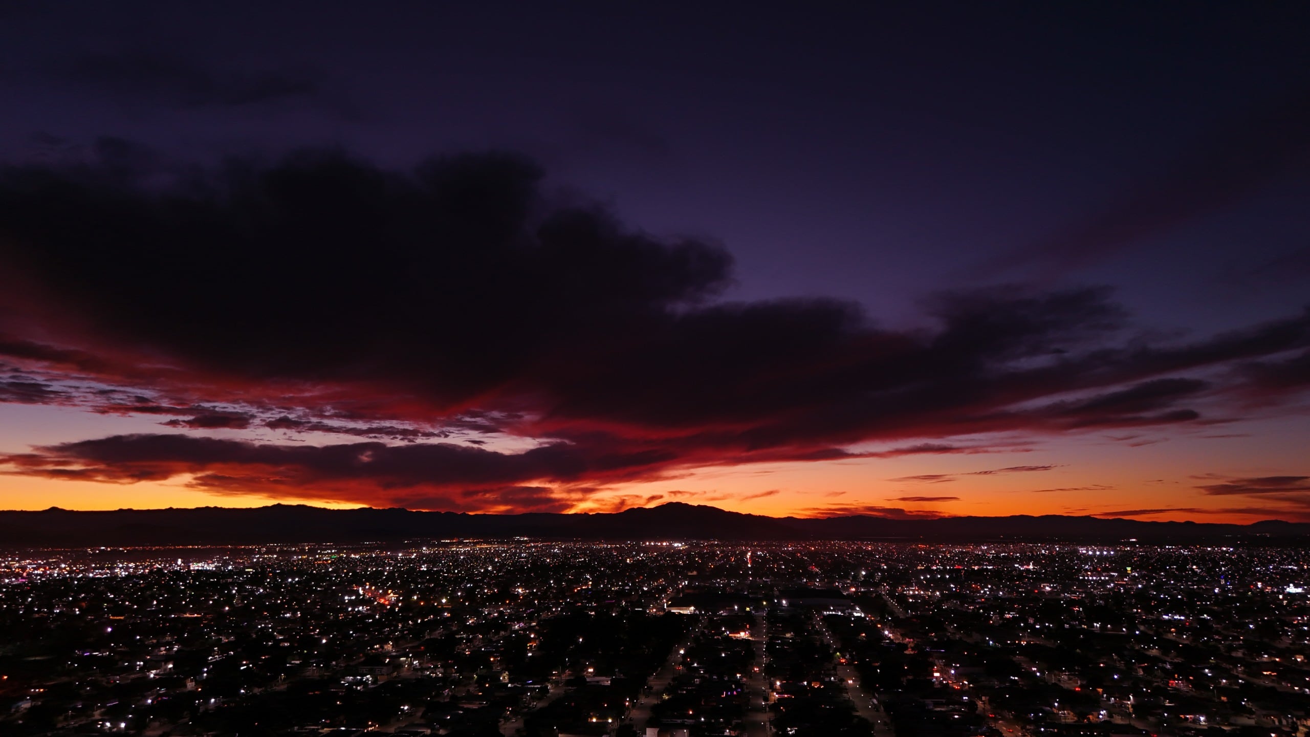 Luego de las lluvias, así se captó uno de los últimos atardeceres de noviembre en Mexicali. (Foto: Arturo Ceceña)