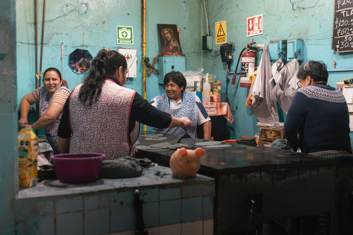 Las personas que trabajan turnos reducidos de entre 15 y 34 horas a la semana crecieron en 235,380 ocupados. | Pexels