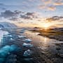 ¿Sabías que el hielo del Ártico refleja más luz solar que el agua y su desaparición acelera el cambio climático?