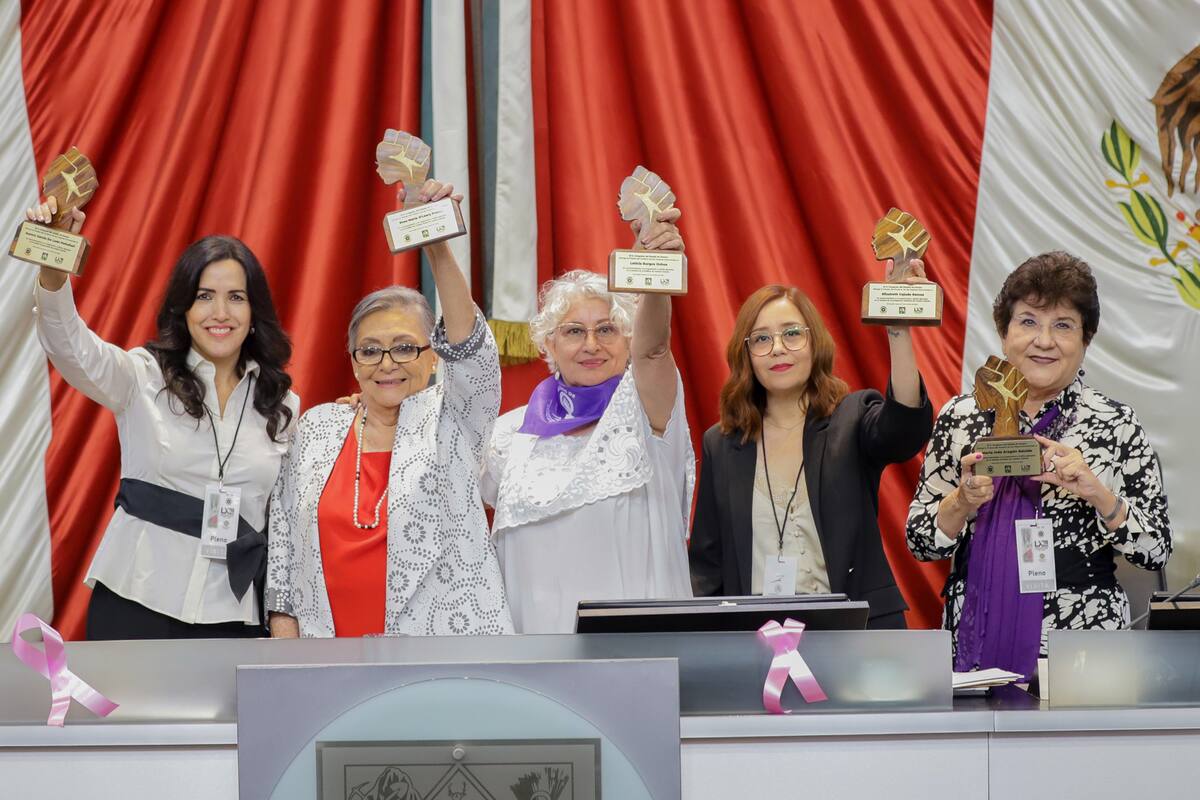 Reconocen a mujeres con la Presea del Poderío Sonorense