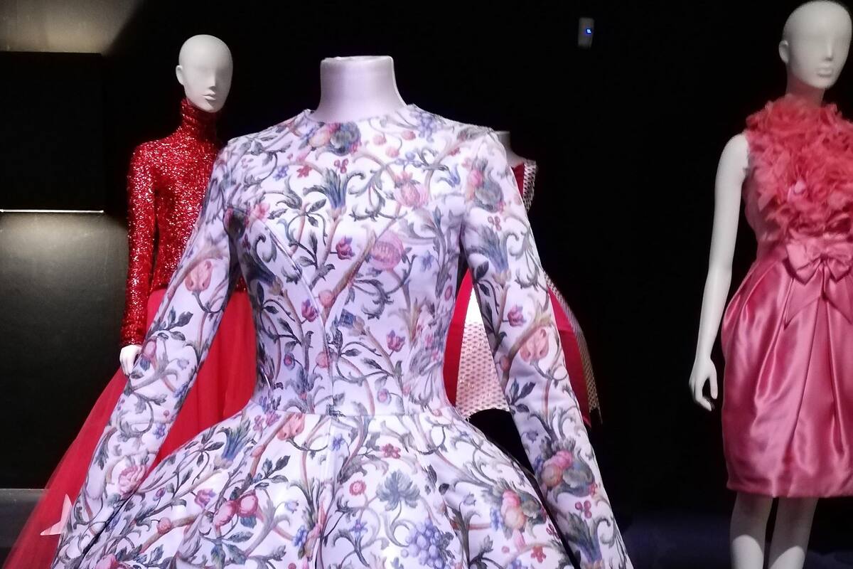 La silueta, esencia de la moda en la exposición "El cuerpo inventado"