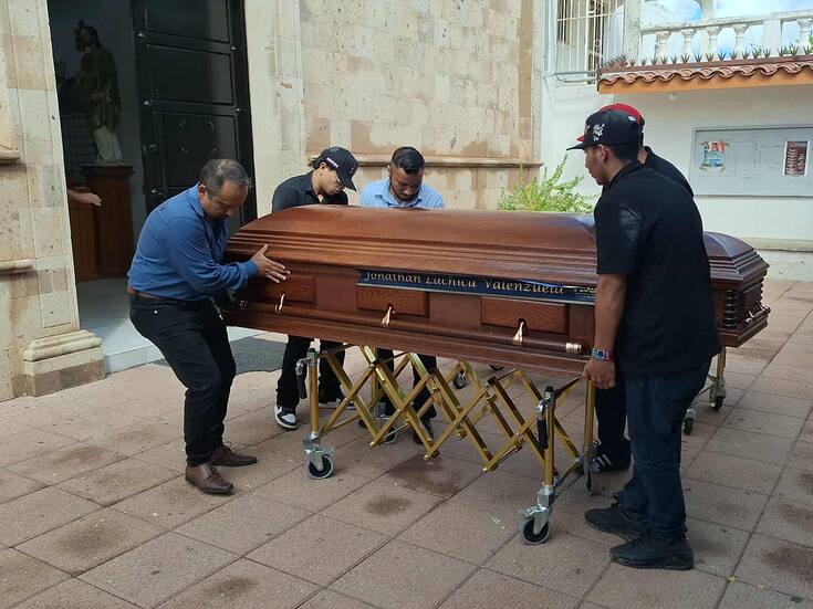 Despiden a hermanos fallecidos en accidente en alcantarilla de Ciudad Obregón