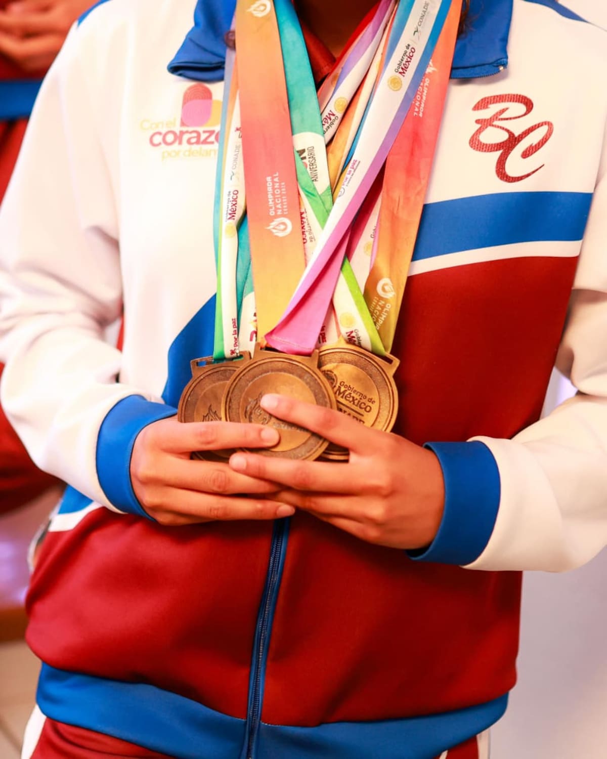 La delegación estatal obtuvo 512 medallas y alcanzó el primer lugar nacional en disciplinas como boxeo, esgrima, básquetbol, natación y remo. Foto: Cortesía.