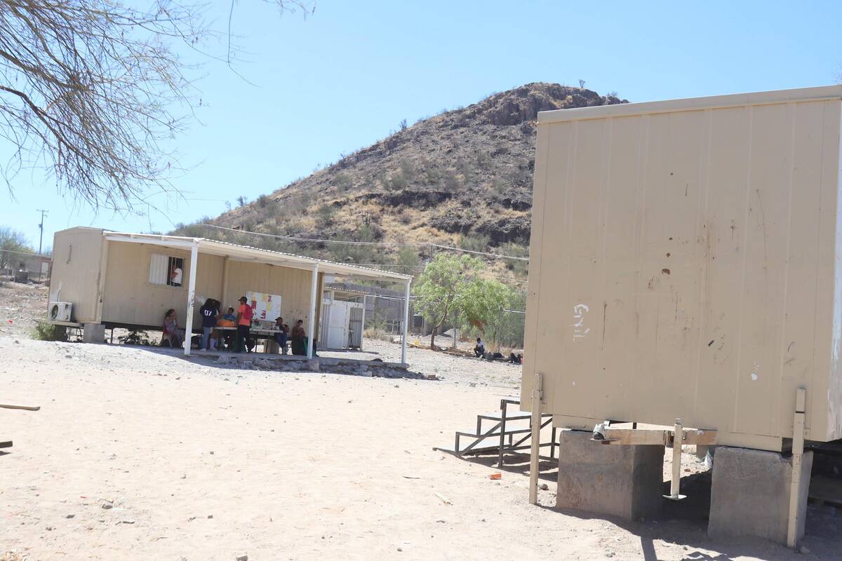 Cambiarán a alumnos sin agua ni luz a otra escuela