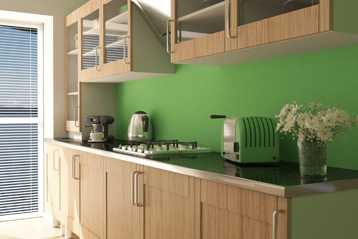 Las cocinas blancas dejan de ser tendencia en 2026: el color verde se impone como la opción favorita en diseño de interiores