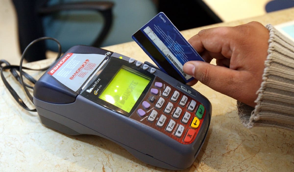 Durante el año pasado, Condusef atendió mil 409 denuncias por cobros irregulares en tarjetas de crédito y débito.