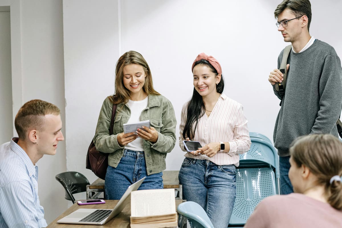 El psiquiatra Rami Kaminski explica qué es una persona otrovertida y por qué este concepto está cambiando la psicología