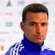 Lionel Scaloni afirma que quienes dicen que ayudan a Argentina solo demuestran que no quieren verla ganar y sostiene que la tecnología hace muy difícil influir en los resultados del Mundial