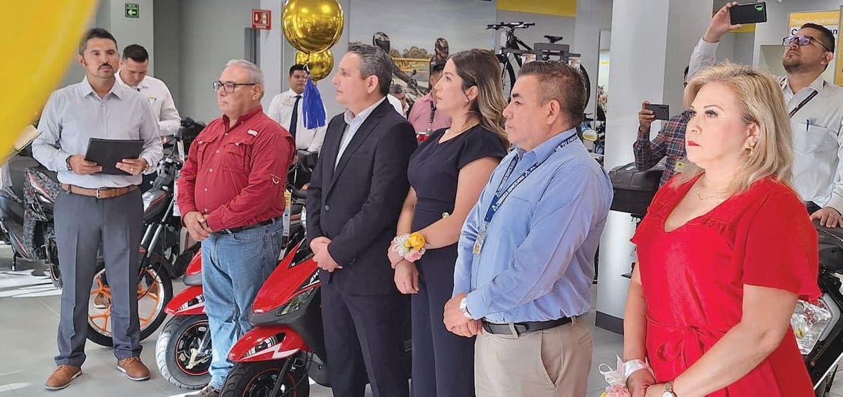 La inauguración de la primera Agencia Coppel Motos Renault en Ciudad Obregón contó con la presencia de directivos de la empresa. FOTO: ESPECIAL