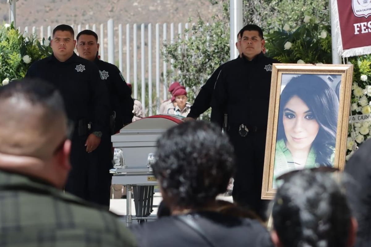 Protestan policías tras muerte de Abigail Esparza