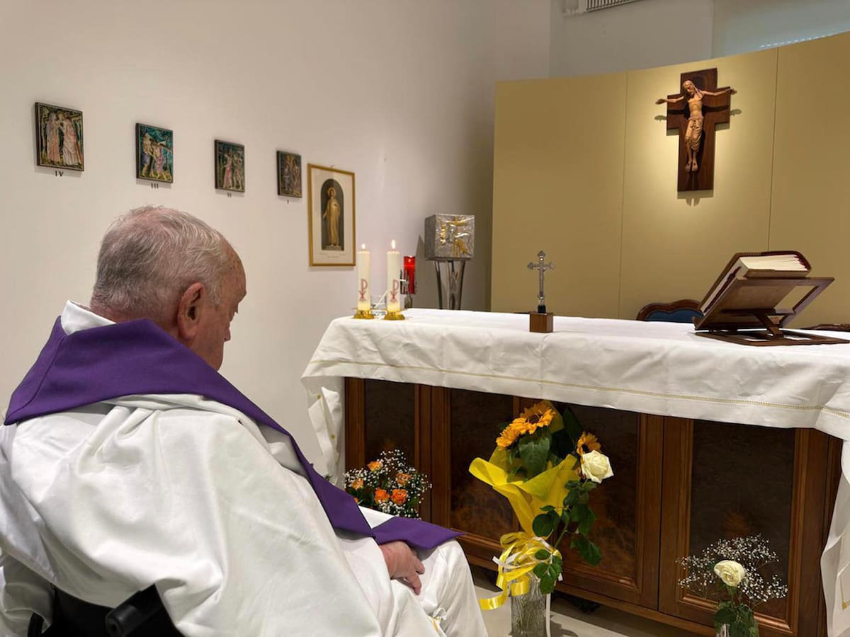 La primera foto del Papa Francisco desde su hospitalización