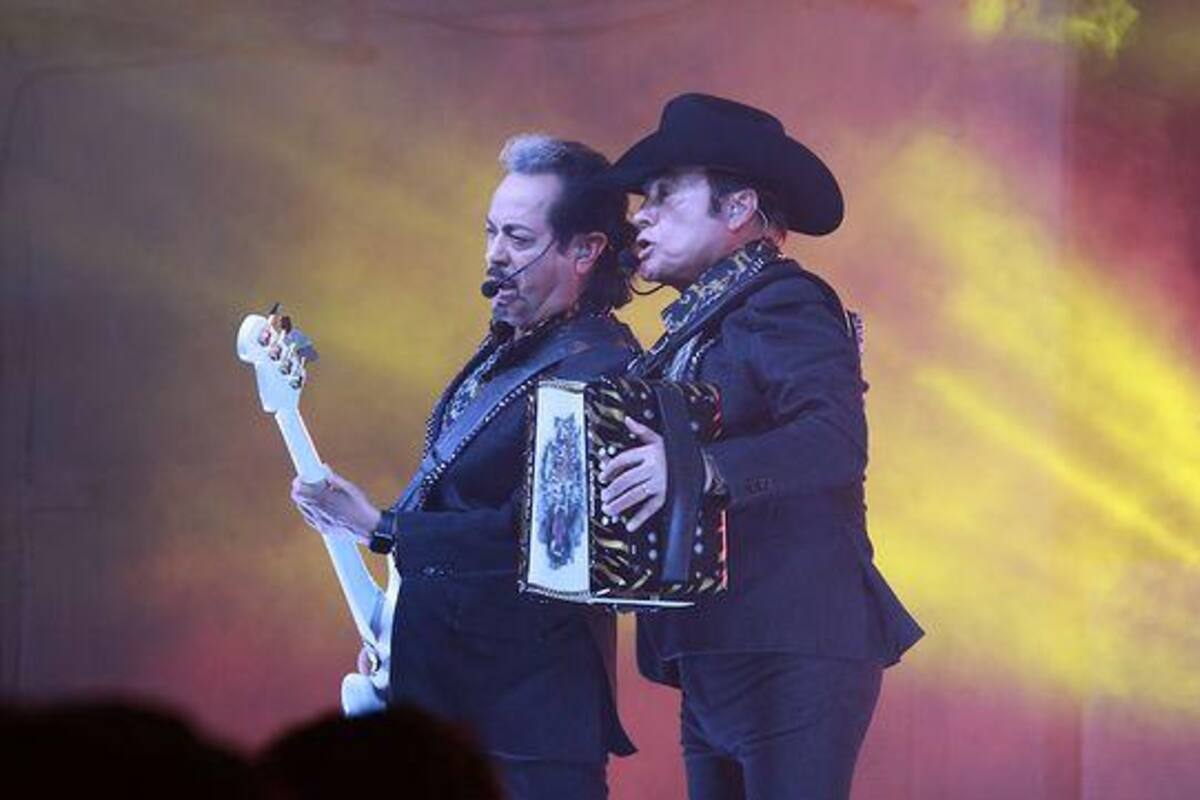 "Golpes en el corazón", recibieron "Los Tigres del Norte" de Paulina Rubio