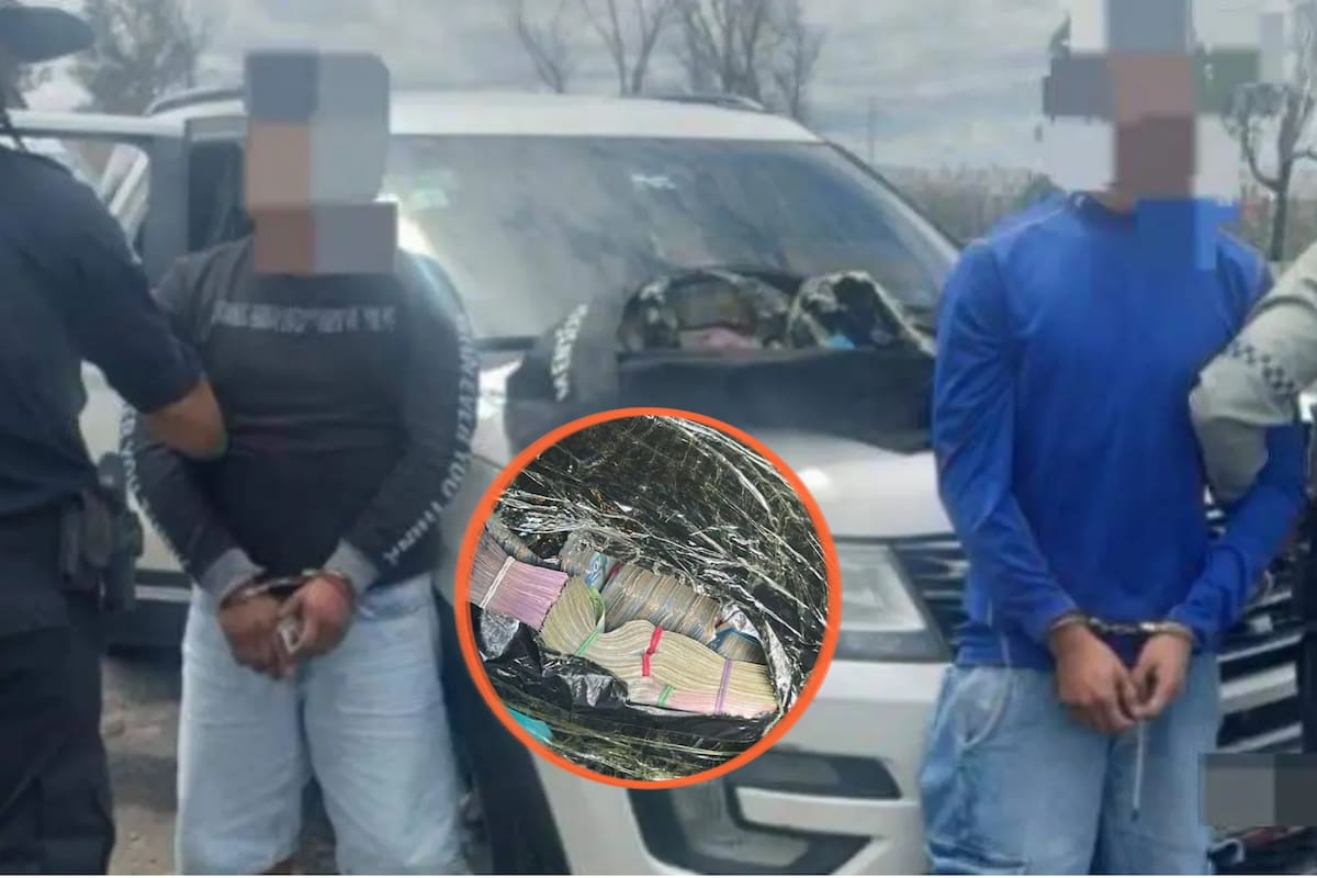 Una revisión en carretera terminó con el hallazgo de casi 1.6 millones de pesos dentro de una camioneta y ahora la FGR investiga de dónde salió todo ese dinero