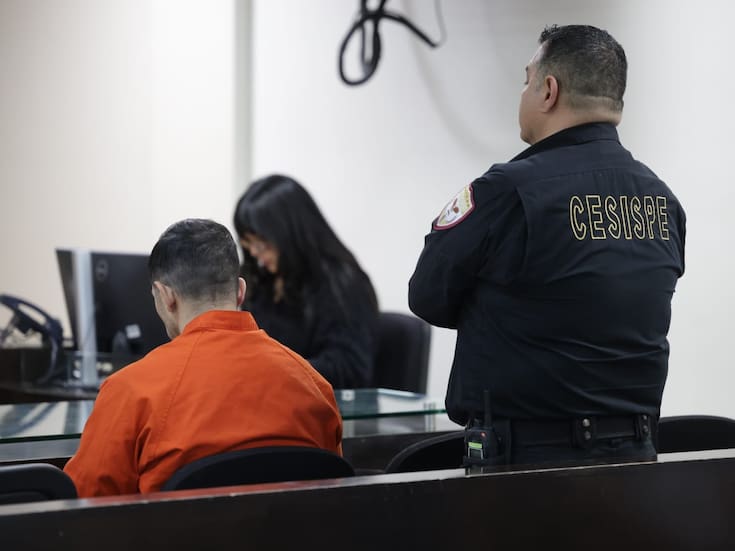 Presentan ante el juez a dueño de taquería “El Cali”, acusado de violación de una mesera