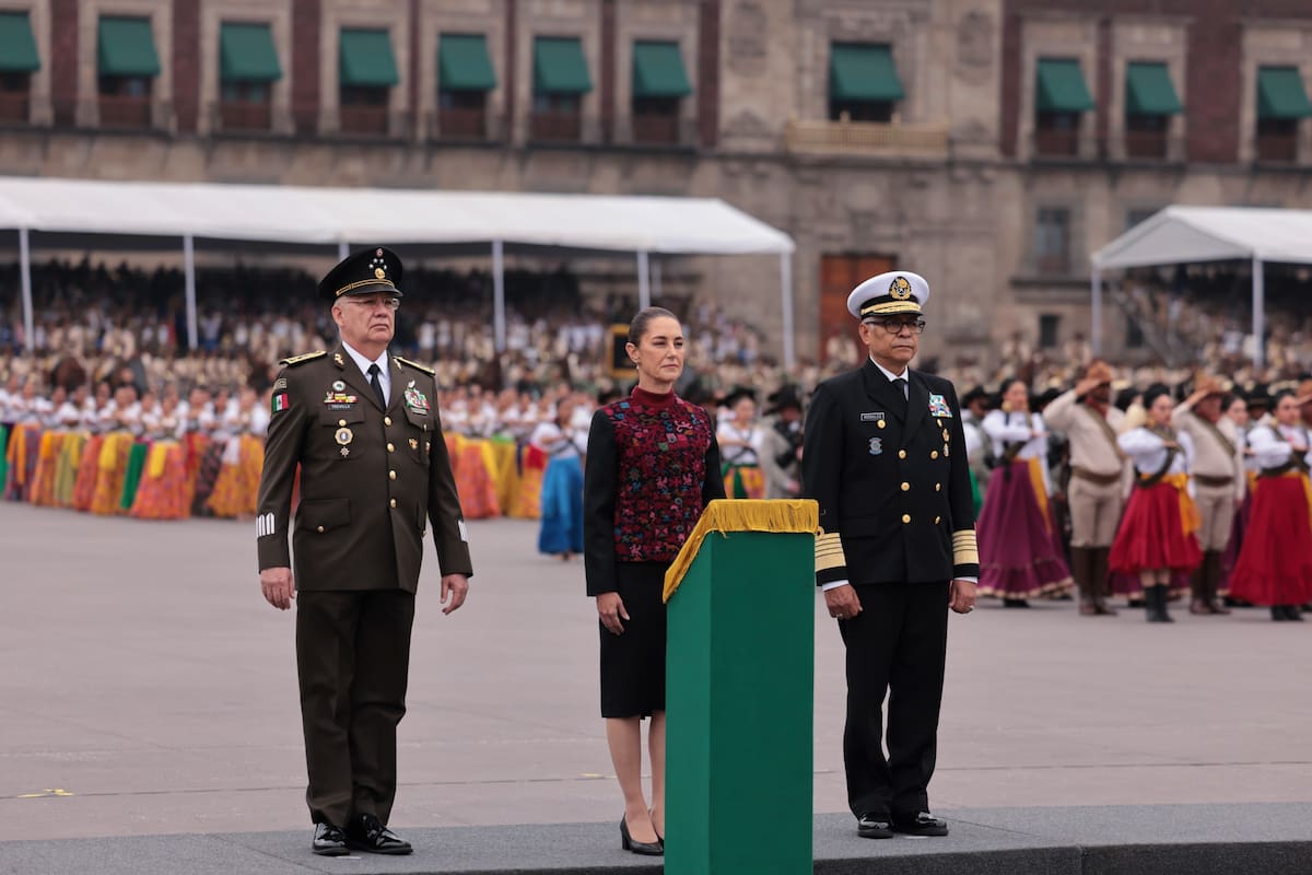 La presidenta Claudia Sheinbaum reconoció a las Fuerzas Armadas como "pueblo uniformado". Foto: Gobierno de México