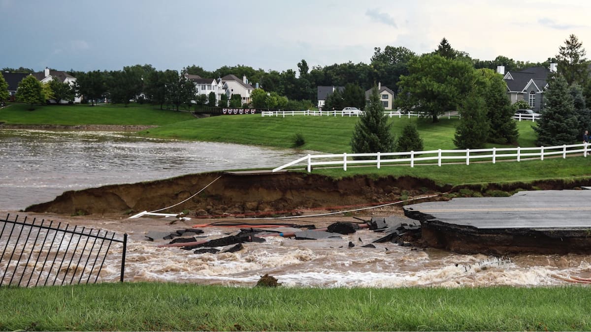 Las intensas lluvias provocaron el desbordamiento de ríos y dejaron amplias zonas de Indiana bajo el agua. Foto: AP.