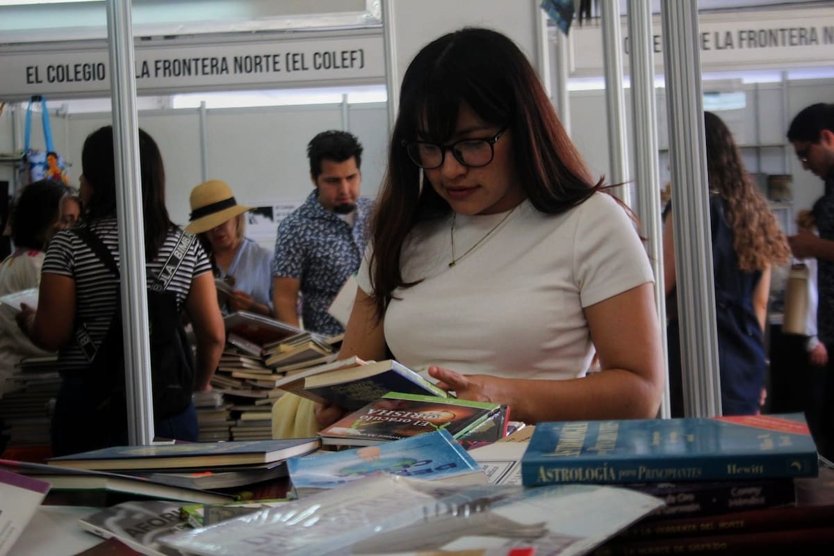 Cuarto día de FIL UABC: libros, familias y conversaciones memorables