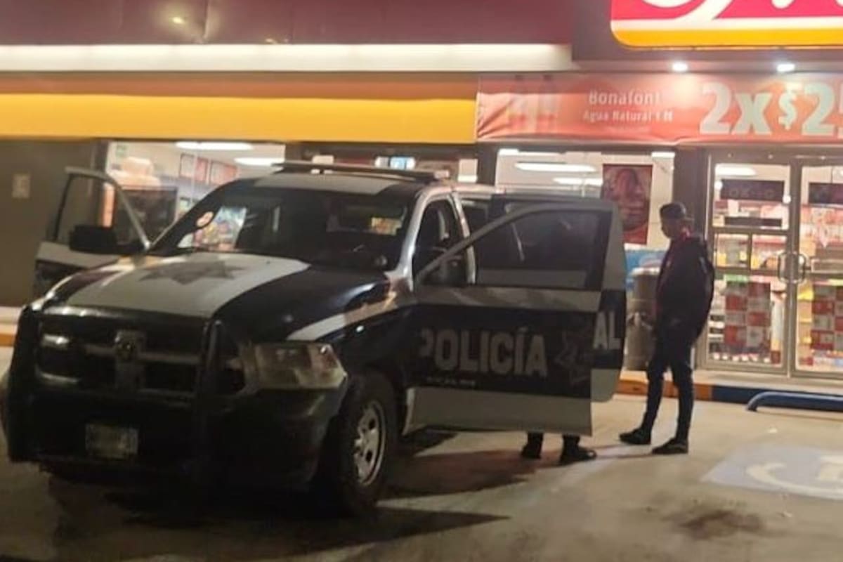 Oficiales atienden emergencia y salvan a un niño de asfixia en la colonia Cuauhtémoc