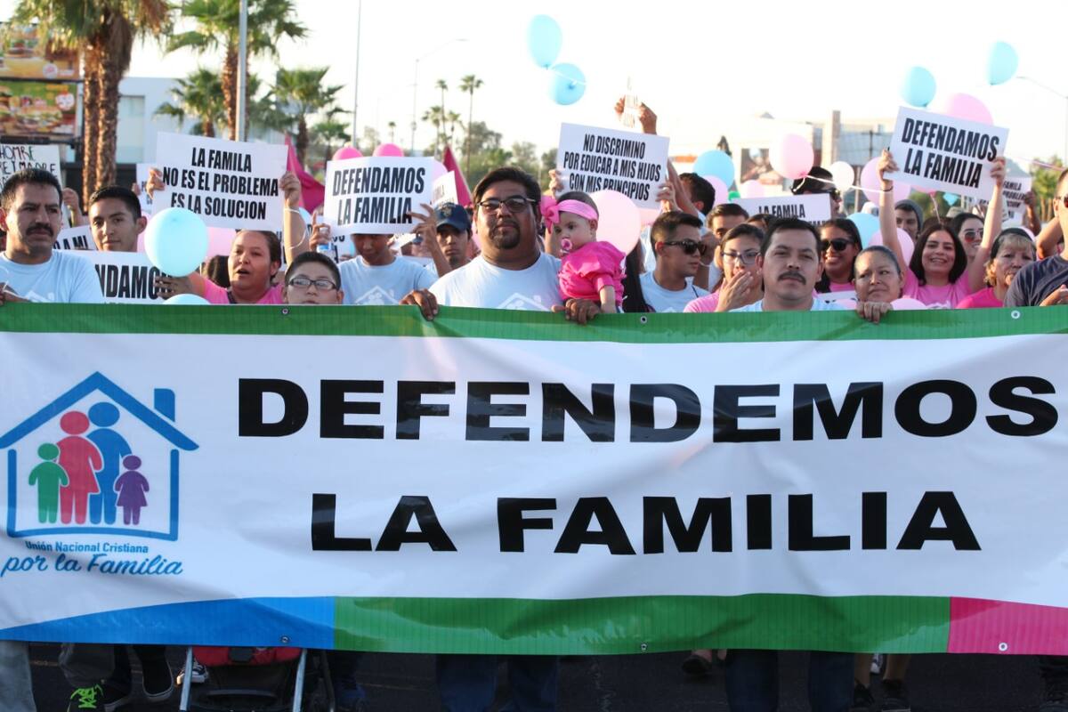 Lamenta Frente Nacional por la Familia adopción de pareja homoparental