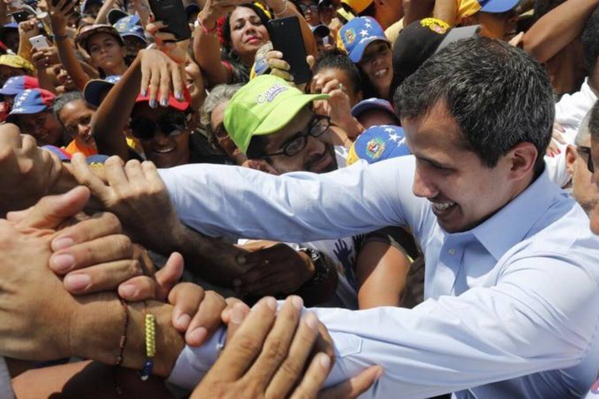 Venezuela: Guaidó pide a fuerzas militares evitar catástrofe