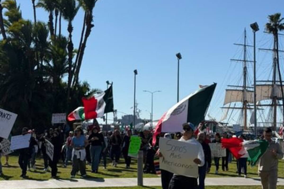 Marchan en apoyo a mexicanos en Estados Unidos