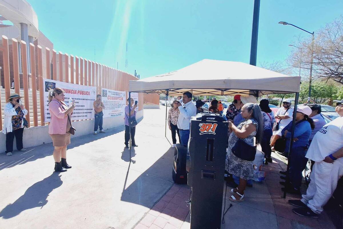 Manifestantes exigen liberación del activista Florentino Vázquez frente a Fiscalía