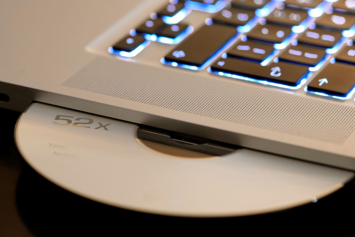 Investigadores crean CD capaz de almacenar hasta 14 mil películas en 4K