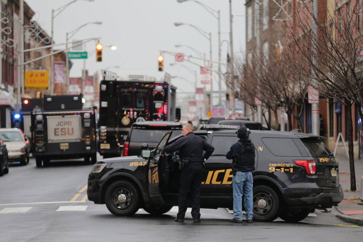Muere oficial en tiroteo en Jersey City; hay tres heridos