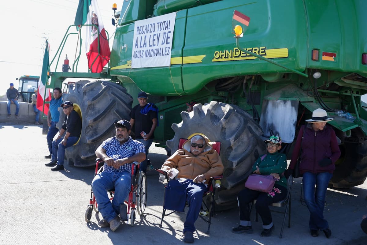 Agricultores mantienen cerrada por más de 24 horas la carretera hacia San Luis