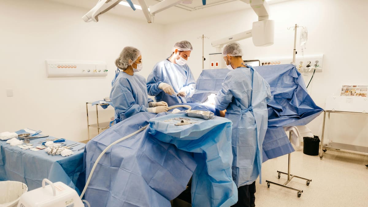 Calixto afirmó que los médicos intervinieron el riñón equivocado, pese a que contaba con estudios que demostraban cuál órgano requería cirugía.