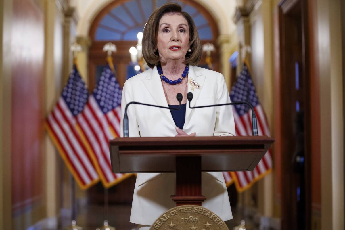 Pelosi se ofende por pregunta sobre si odia a Trump; se burla de ella en Twitter