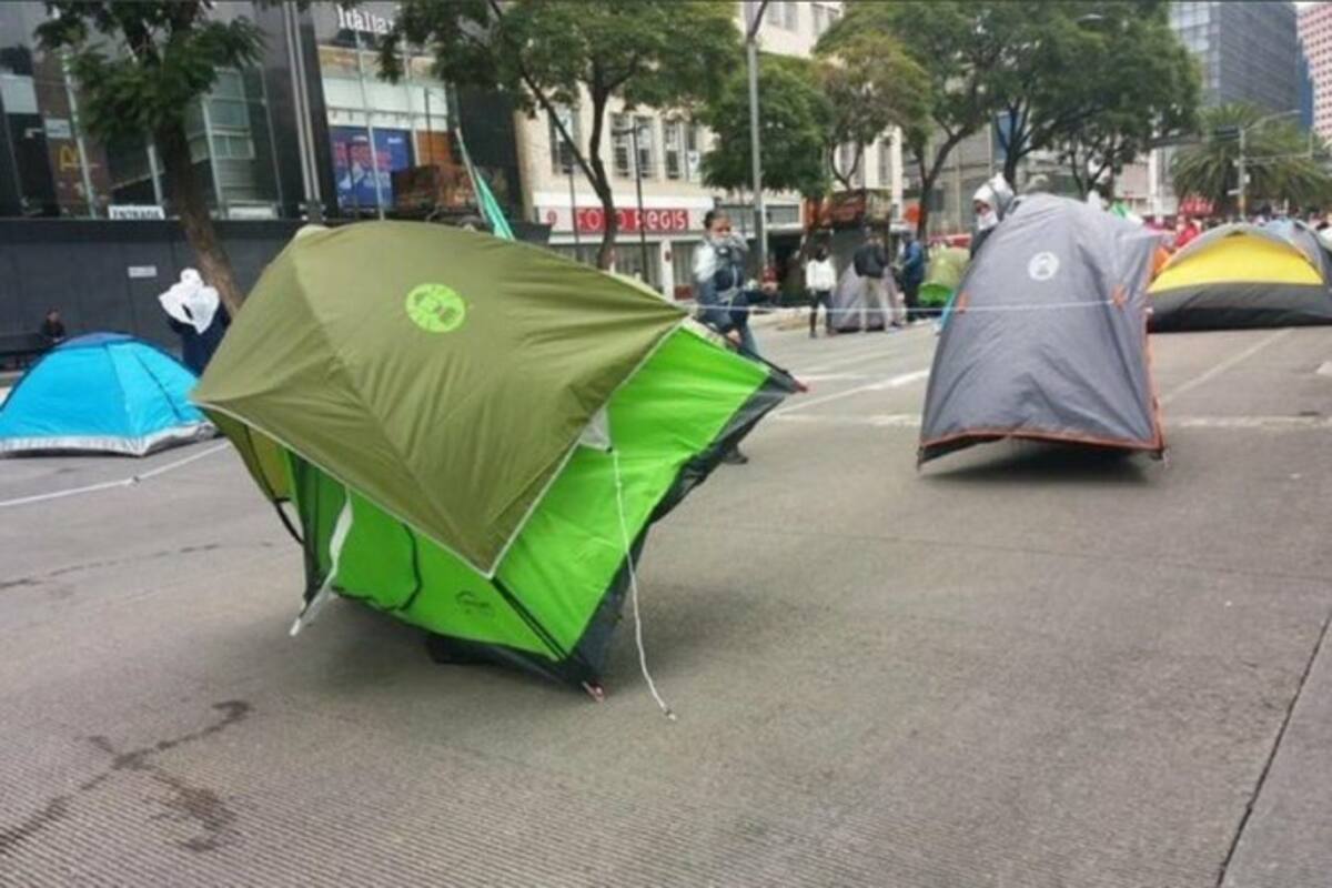 VIDEO: Frenaaa abandona casas de campaña que instalaron en plantón Anti-AMLO