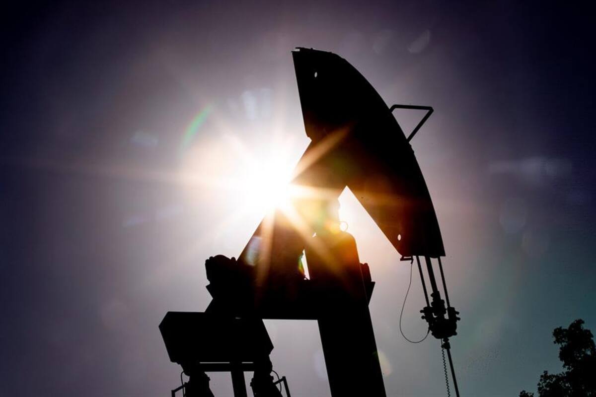 Petróleo de Texas se dispara un 19,7% por las tensiones en Oriente Medio y un posible recorte