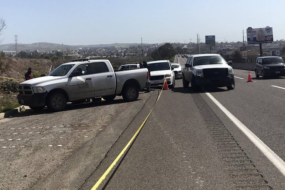 Localizan cadáver con varios disparos sobre carretera Escénica en Rosarito