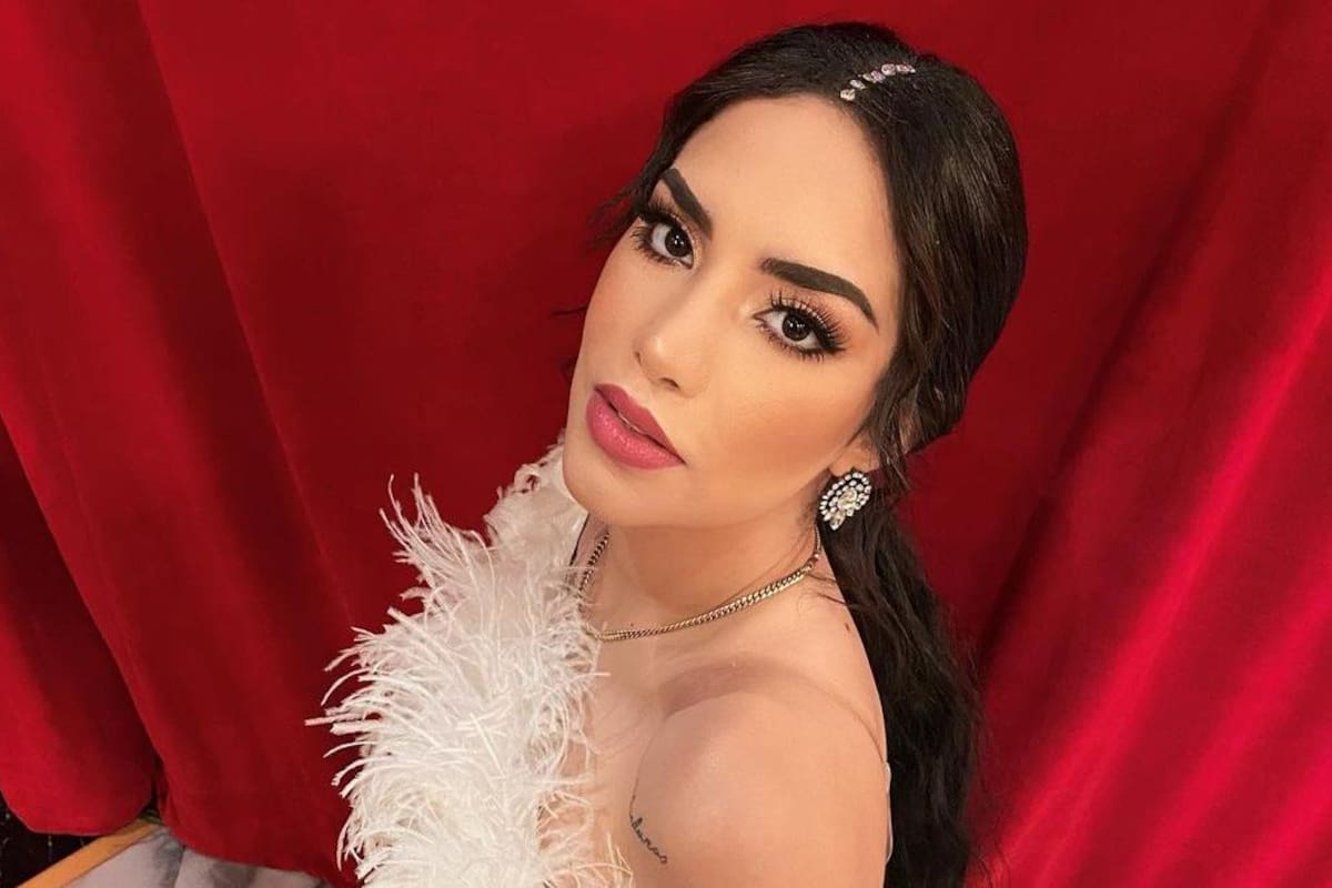 ¡Kimberly Loaiza publica videos bañándose en Instagram!