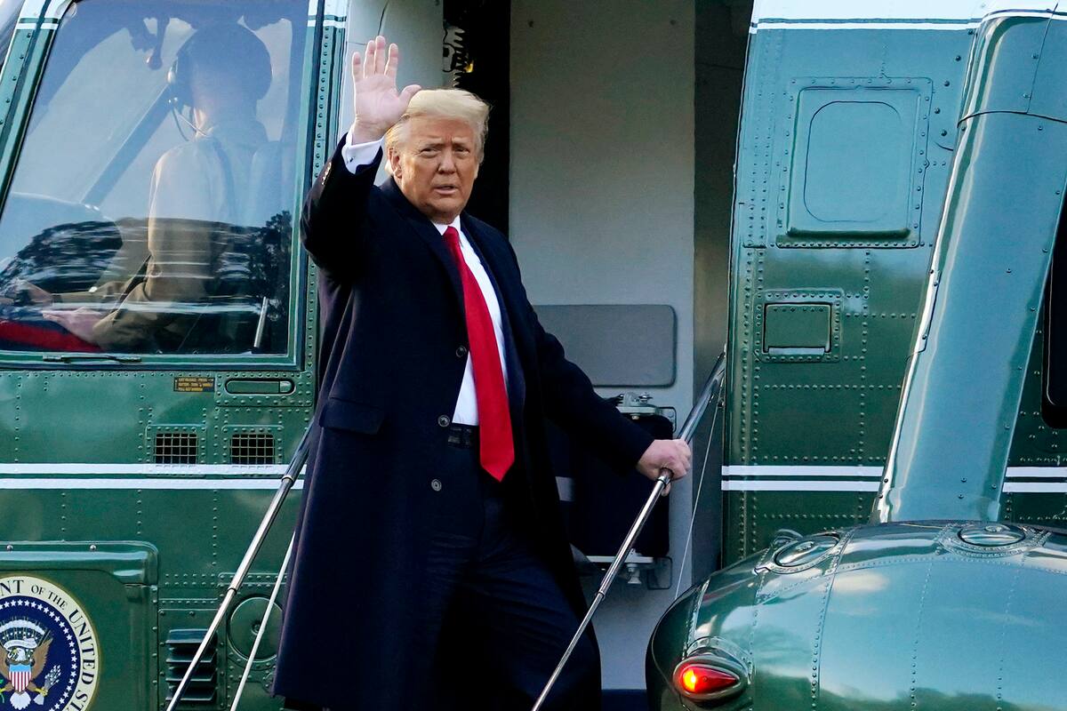 Al ser suspendido de Twitter y Facebook, Trump lanza sitio web para mantener contacto con sus seguidores