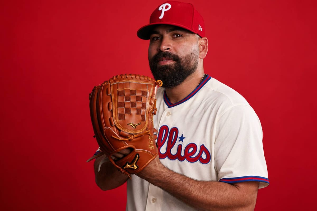José Urquidy cambia de equipo en MLB y podría lanzar de inmediato con Phillies