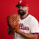 Urquidy llega a Phillies y podría lanzar ante Mets