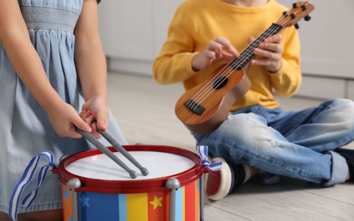 Un metaanálisis publicado en 2024 analizó estudios longitudinales sobre entrenamiento musical y control inhibitorio en niños. | Crédito: Canva