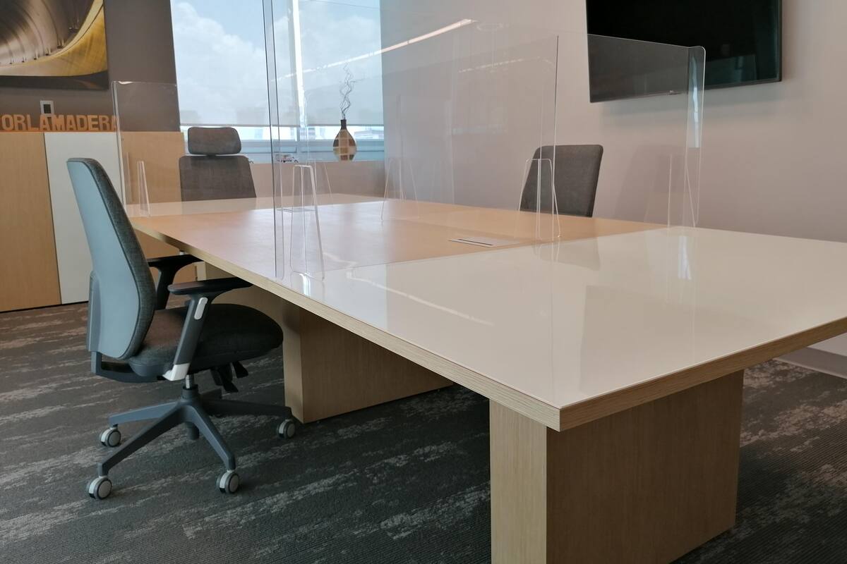 Trabajadores quieren volver a oficinas con entorno híbrido