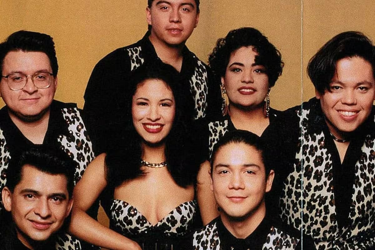 Selena y los Dinos