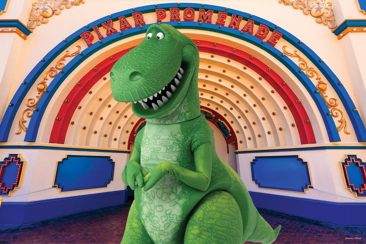 Pixar Pier del parque Disney California Adventure celebrará los 30 años de la franquicia cinematográfica “Toy Story” de Pixar Animation Studios, el personaje de “Rex” debutará para que los visitantes lo conozcan por tiempo limitado a partir del 1 de junio.