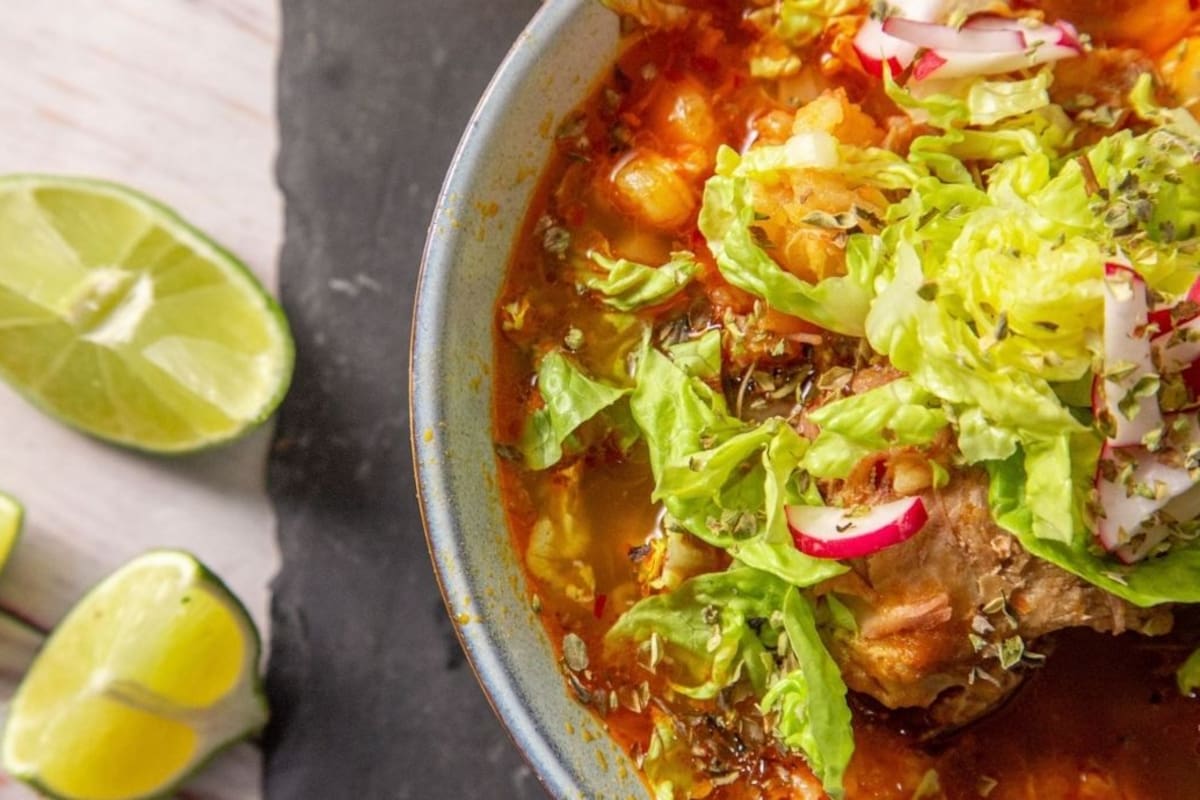 Profeco calcula en 540 pesos el gasto promedio para preparar pozole para 7 personas en las Fiestas Patrias y ubica las tiendas con los precios más bajos de insumos