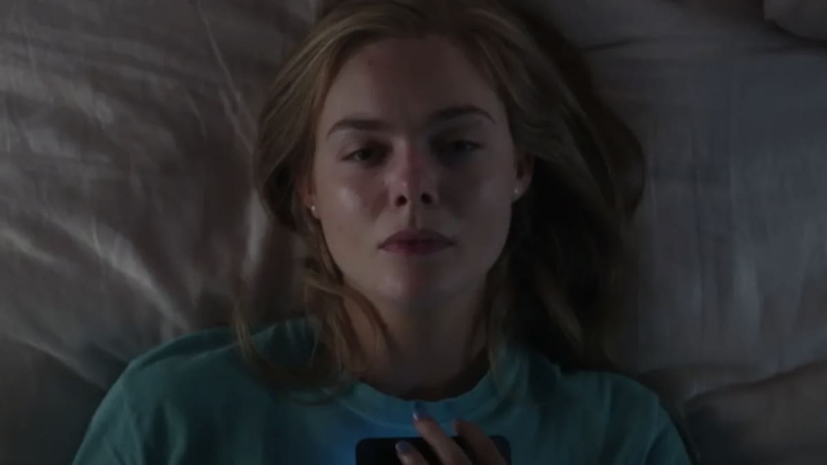 Precariedad millenial y cómo una madre soltera recurre al OnlyFans para sobrevivir y mantener a su bebé: “Margo tiene problemas de dinero”, la gran apuesta de Apple TV+ con Elle Fanning y A24