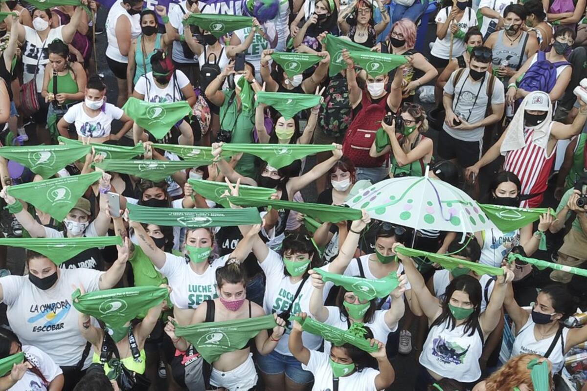"Es una decisión de las mujeres": AMLO plantea consulta sobre el aborto