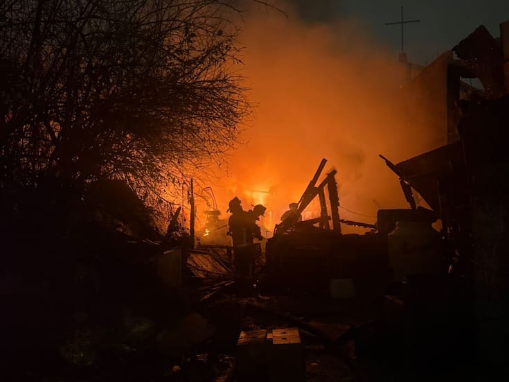 Bomberos de Tijuana atienden 50 emergencias en 24 horas, incluyendo incendios y explosión